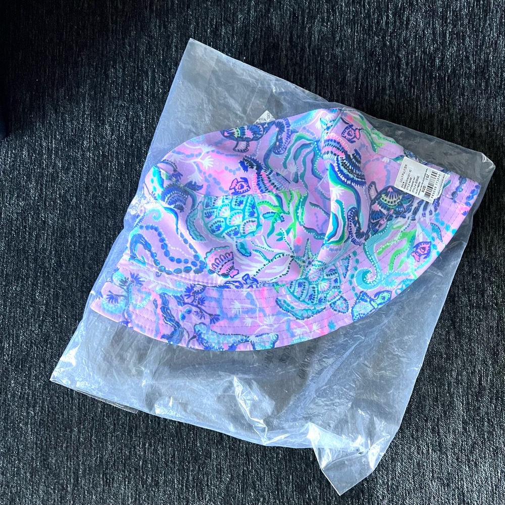 New Lilly Pulitzer GWP Bucket Hat 
Style: Lilac Fressi Mermaid 100% polyester
